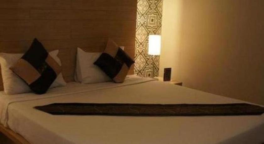 Chinotel Phuket Exterior photo