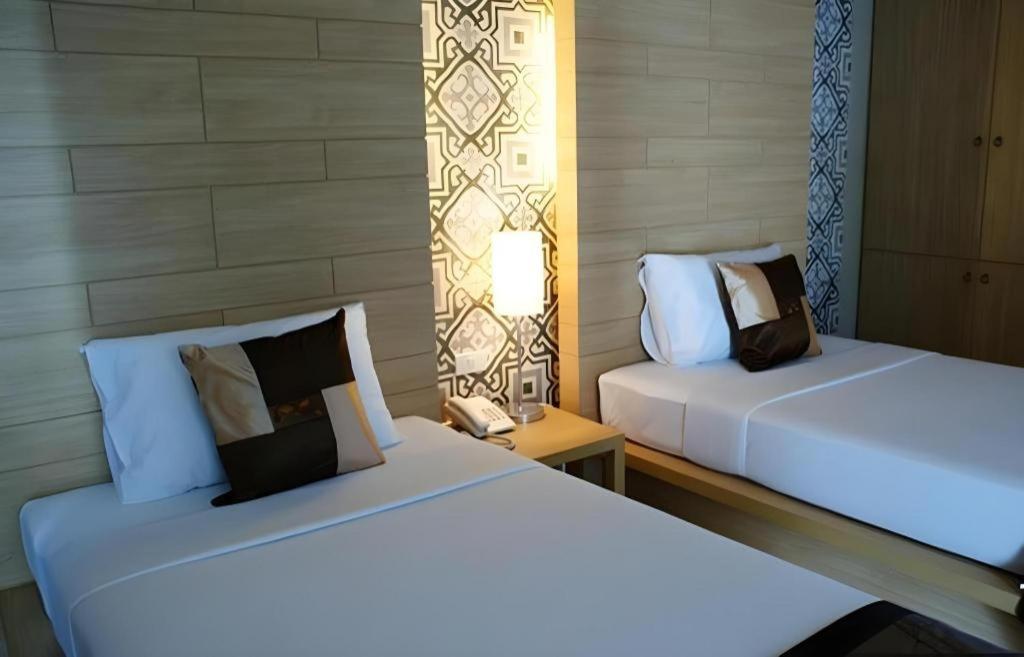 Chinotel Phuket Exterior photo