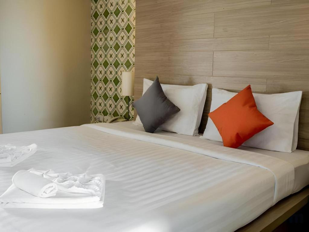 Chinotel Phuket Exterior photo