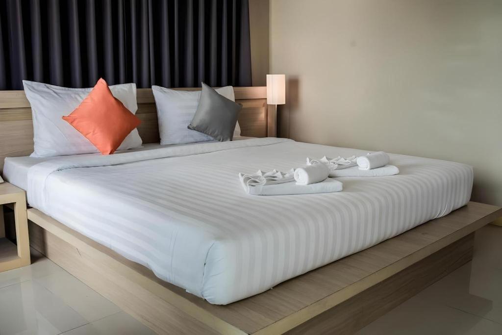 Chinotel Phuket Exterior photo