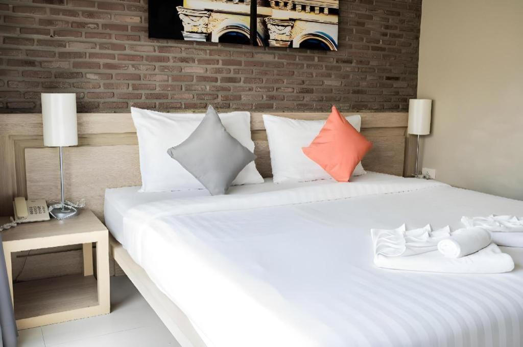 Chinotel Phuket Exterior photo